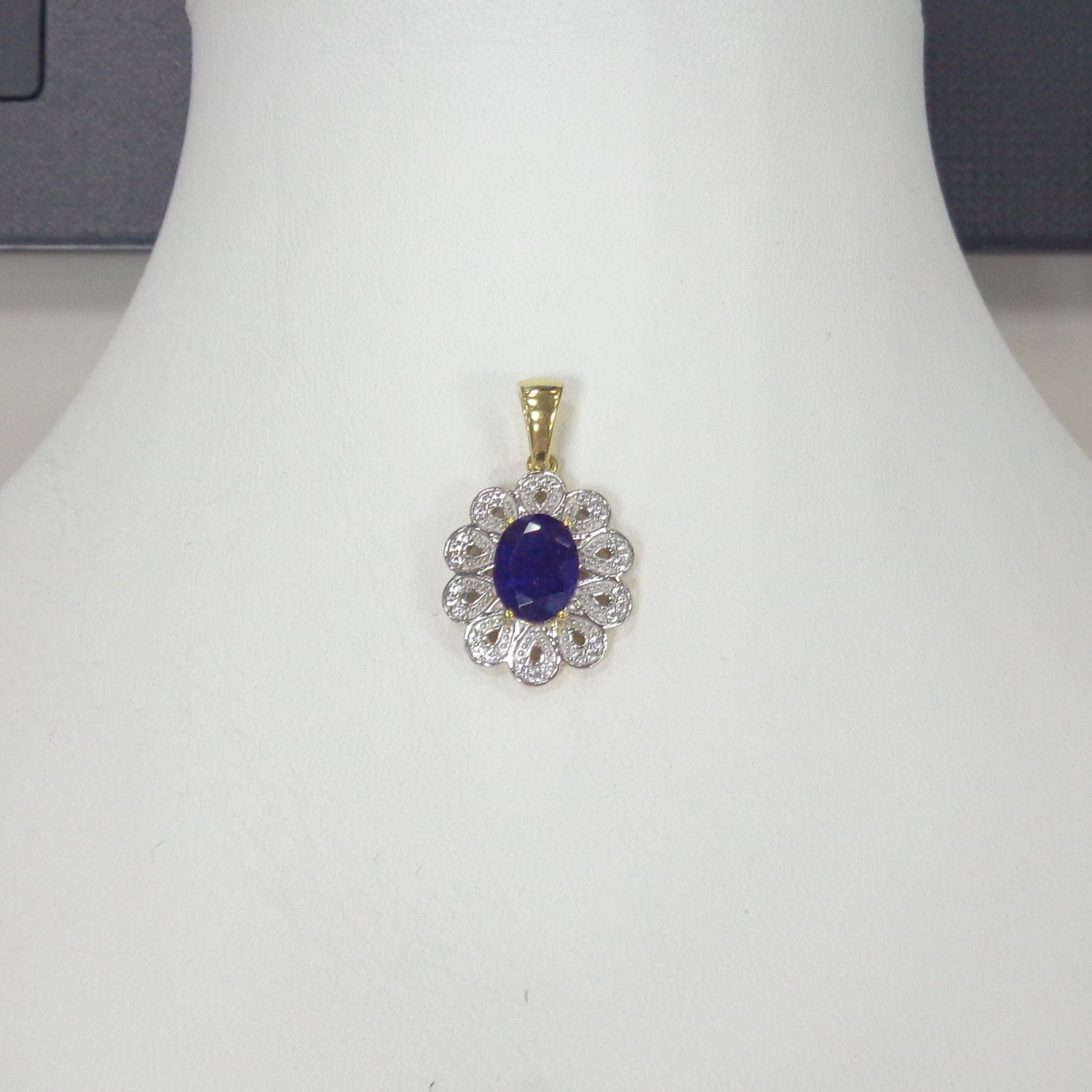 Серебряная подвеска с сапфиром "Цветок"